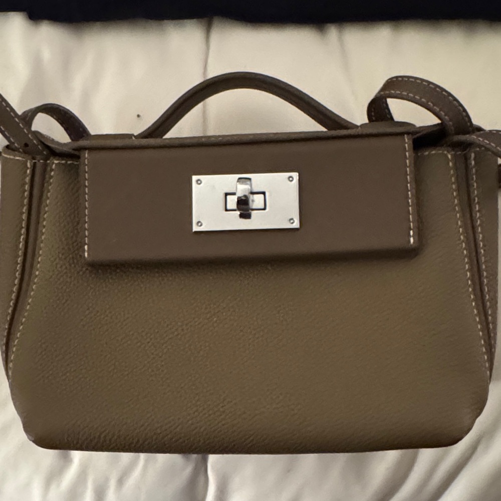 Elegant Brown Handbag